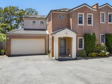 Beautiful Town Residence with Excellent Long Term Tenant