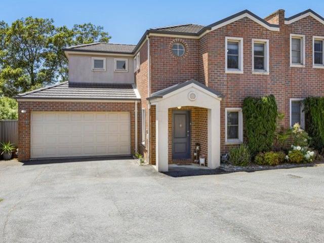 Beautiful Town Residence with Excellent Long Term Tenant