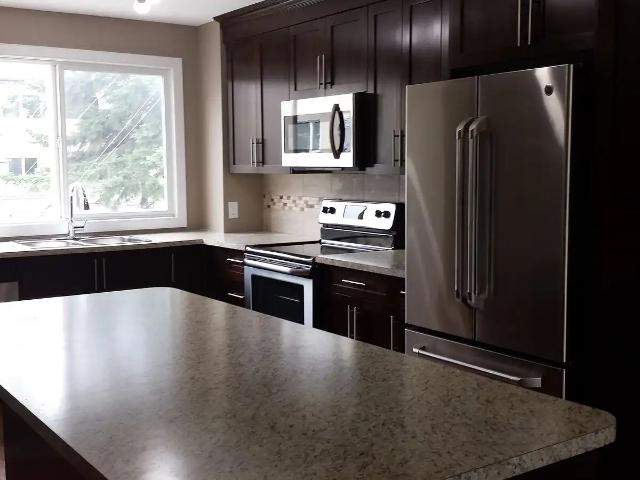 Beautiful Townhome in Vista Heights Your Dream Rental Home!