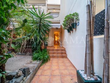 Beautiful townhouse on the second line of the beach in Costabella, East Marbella