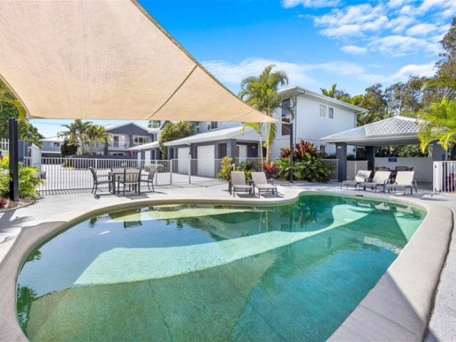 Beautiful Townhouse, Fantastic Location