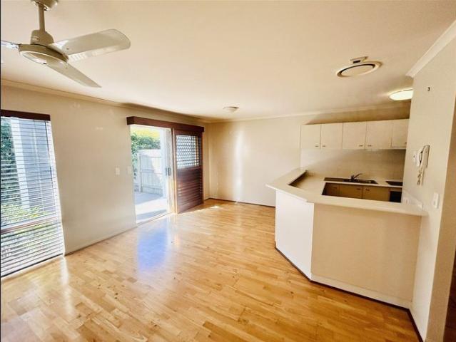Beautiful Townhouse, Fantastic Location