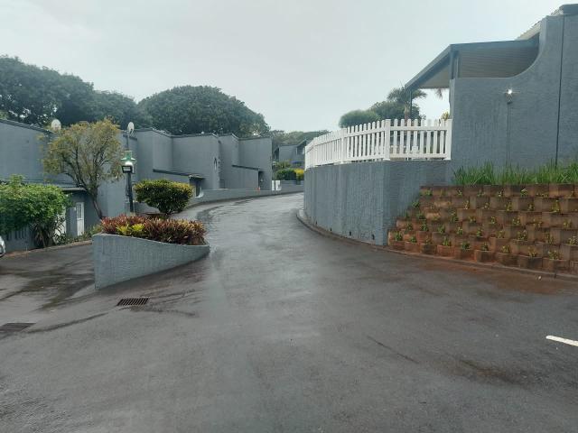 Beautiful Townhouse in a Serene, Established Setting