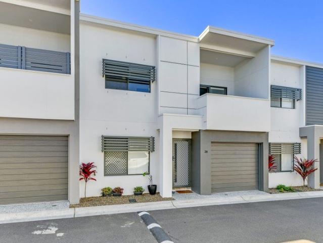 Beautiful townhouse in quiet complex with on site pool
