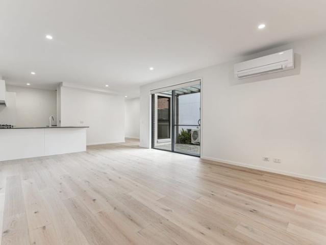 Beautiful Townhouse – Premium Location