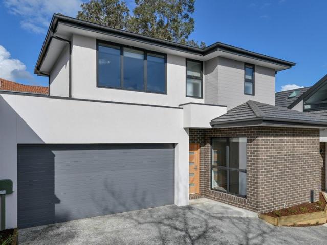 Beautiful Townhouse Premium Location