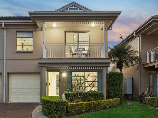 Beautiful townhouse retreat of resort style ambiance