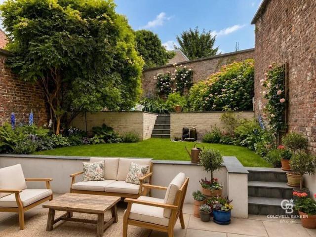 Beautiful, tastefully renovated house approx. 347 sq. m. /