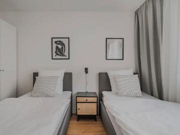 Beautiful terraced house with 2 bedrooms and garden, Vienna Amsterdam Apartments for Rent