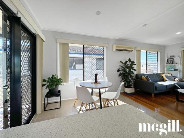 Beautiful Three Bedroom House in Strathpine Perfect for Family Living