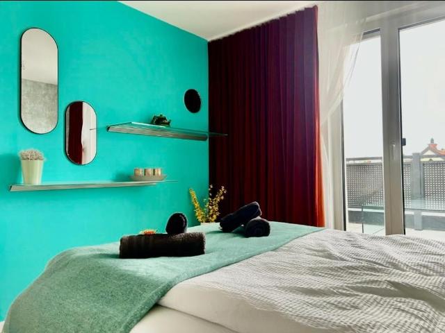 Beautiful Turquoise Suite inkl. terrace, Vienna Amsterdam Apartments for Rent