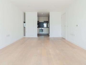 Beautiful two bedroom apartment, featuring private outside space and canal views