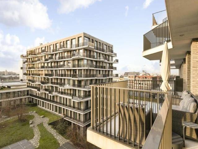 Beautiful two bedroom apartment located on the trendy Eiland