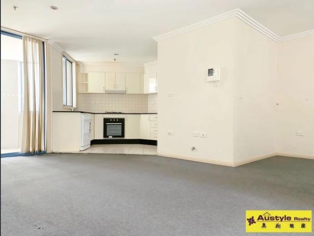 Beautiful Two Bedroom Executive Apartment / Convenience Location!