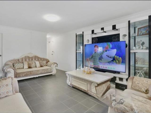 BEAUTIFUL TWO BEDROOM HOME READY TO MOVE IN!