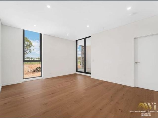 Beautiful Two Bedrooms Apartment For Lease !