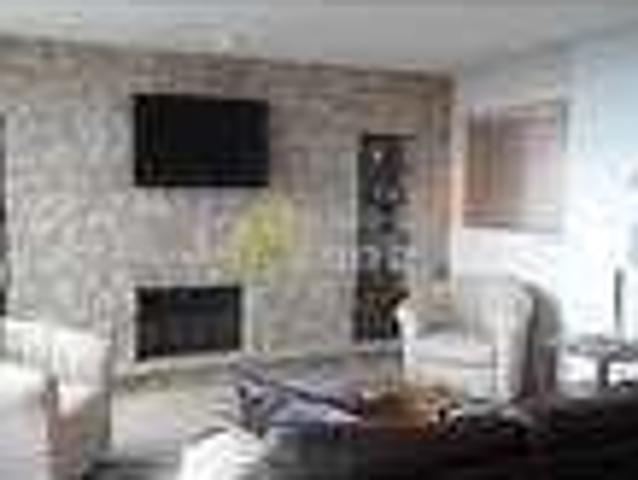 Beautiful two level 3 bedroom 3 bathroom condo in Nellysford