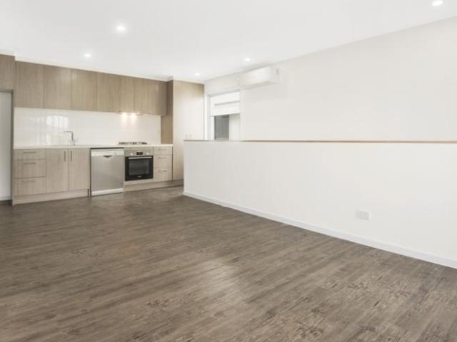 Beautiful Unit Walking Distance To Beach