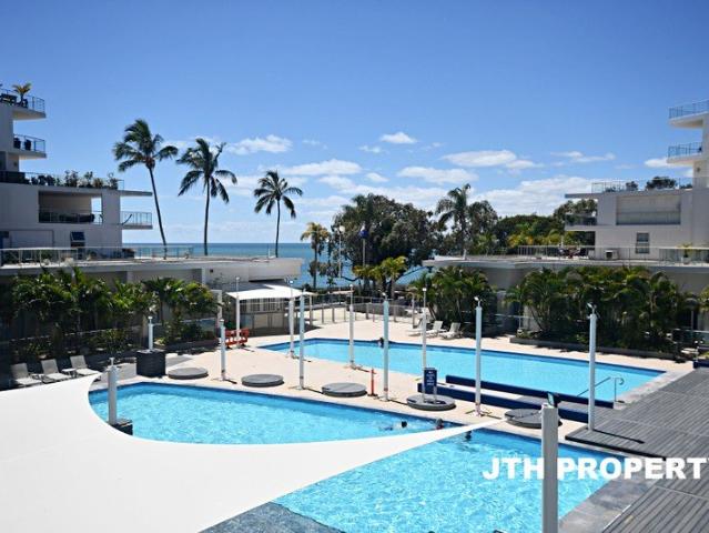 BEAUTIFUL UNIT WITH OCEAN AND POOL VIEWS!