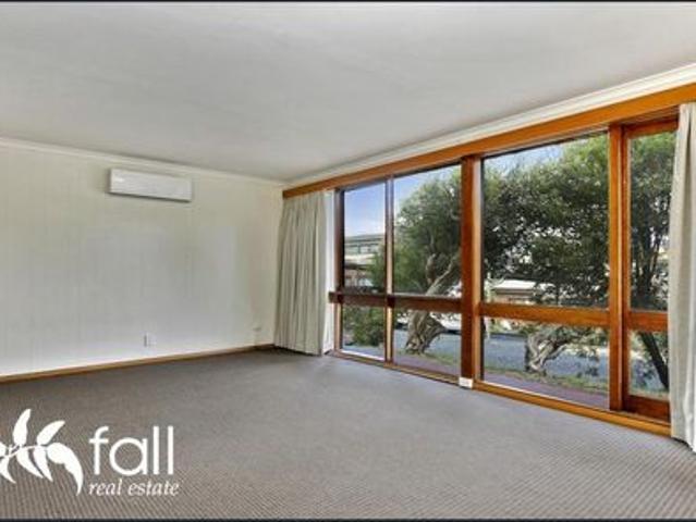 Beautiful unit in a quiet location