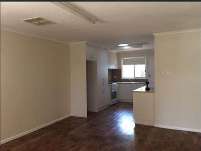 BEAUTIFUL UNIT IN GATTON