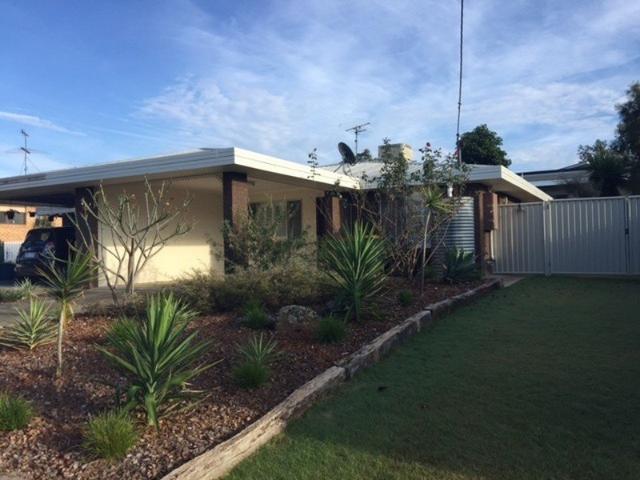 BEAUTIFUL UNIT IN GATTON