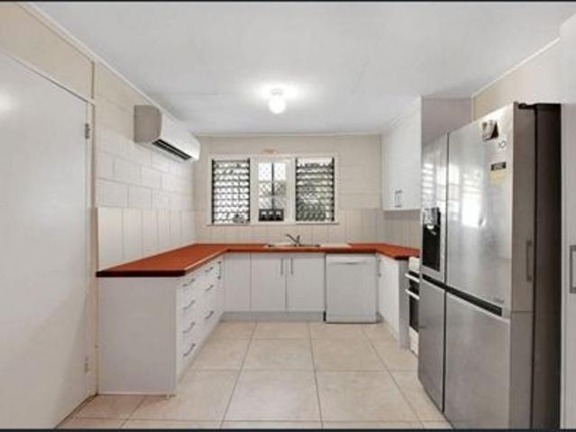 Beautiful Unit in Hermit Park