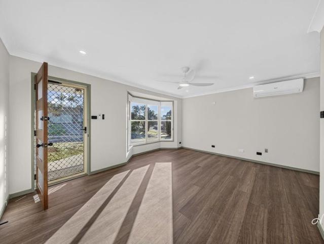 BEAUTIFUL UPDATED HOME IN A CONVENIENT POCKET OF RUTHERFORD NOW AVAILABLE!