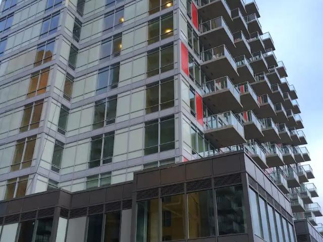 Beautiful Upgraded Brentwood 2 BR 2 Bath Apartment