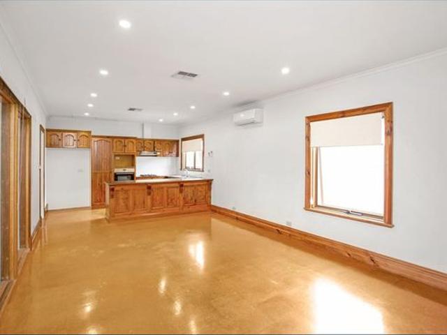 BEAUTIFUL VILLA CLOSE TO CITY