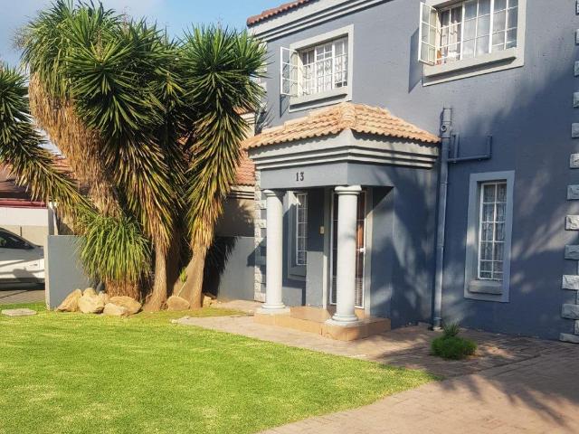 Beautifull 2 Bedroom Townhouse to Rent in a Secure Estate Brakpan North