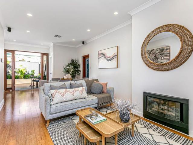 Beautifully updated bluestone symmetrical cottage in the heart of Parkside