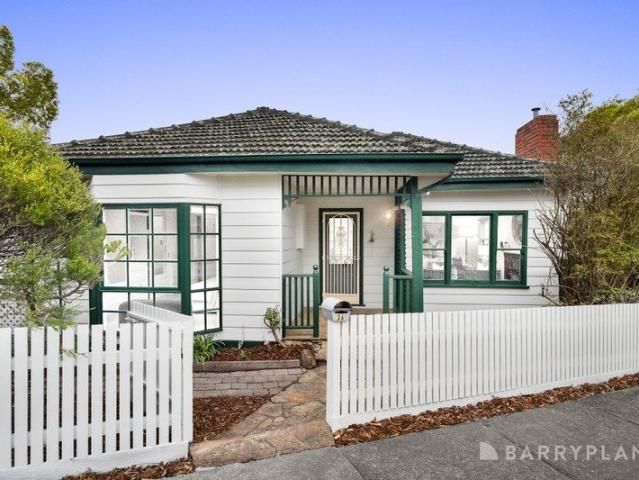 Beautifully Updated Character Home In The Heart Of Ringwood