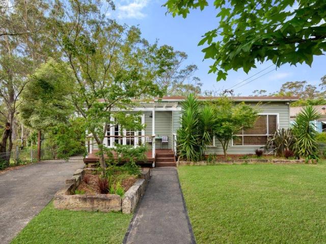 Beautifully Updated Cottage with Bushland Outlooks
