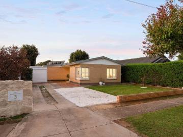 Beautifully Updated Family Living Near the Coast