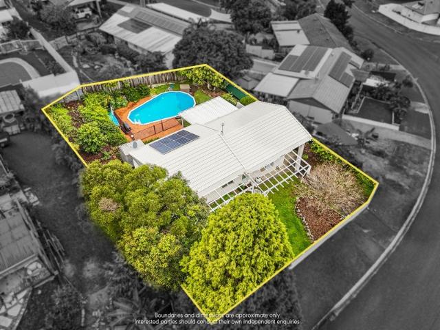 Beautifully Updated Home in the Heart of Worongary