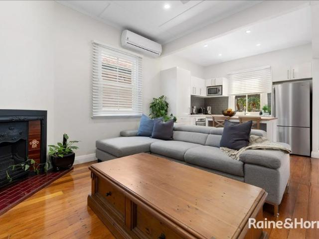 Beautifully Updated House Just Footsteps from Beaumont Street