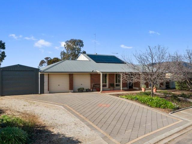 BEAUTIFULLY UPDATED! PERFECTLY POSITIONED!