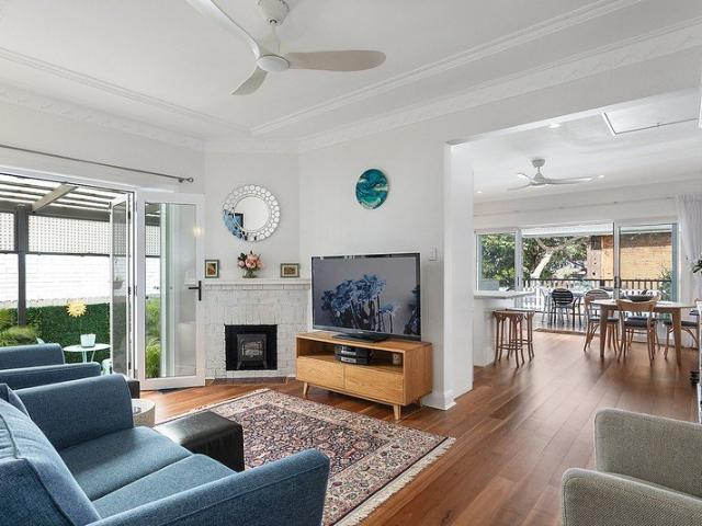 Beautifully Updated Residence With Superb Outdoor Living
