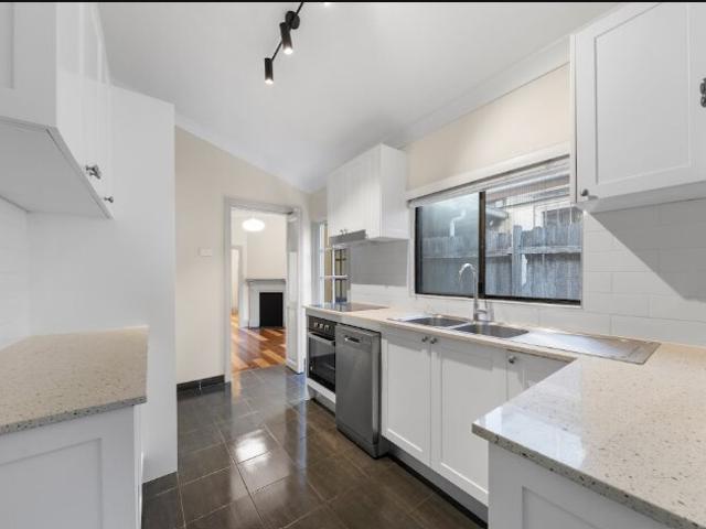 Beautifully Updated Two Bedroom Terrace with Private Courtyard