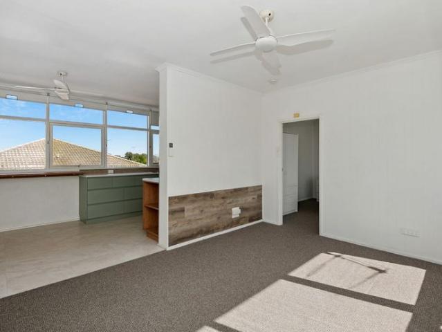 Beautifully Updated Top Floor Living