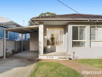 Beautifully updated Torrens title duplex, super convenient location