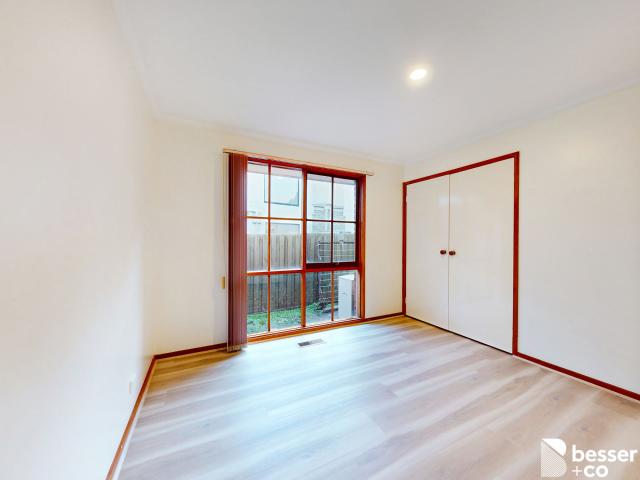 Beautifully Updated 3 Bedroom Unit in Prime Carnegie Location