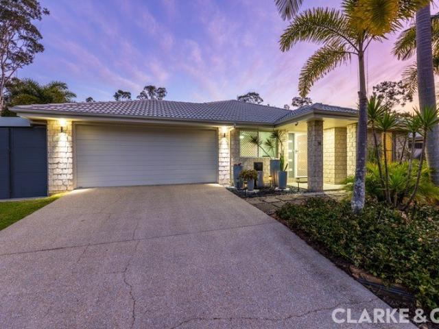 Beautifully Upgraded Family Living in the Sought After Pathways Estate