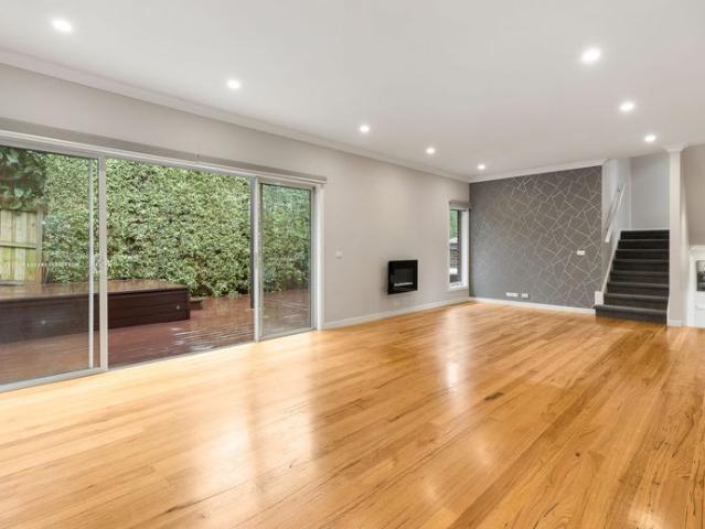 Beautifully appointed Townhouse!