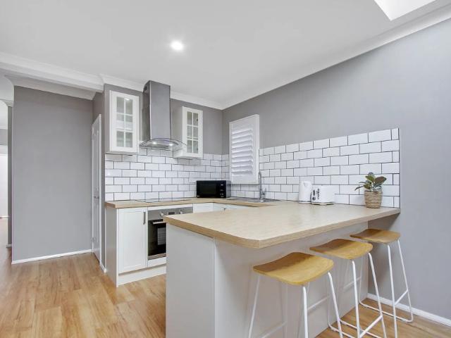 Beautifully Appointed Granny Flat Electricity & Water Included