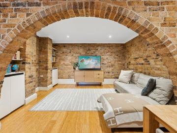 Beautifully appointed four bedroom terrace