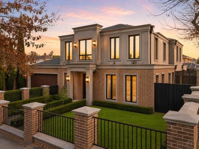 Beautifully Appointed in Leafy Glen Iris