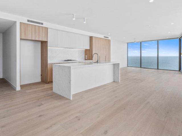 Beautifully appointed Sky home with breathtaking coastal views