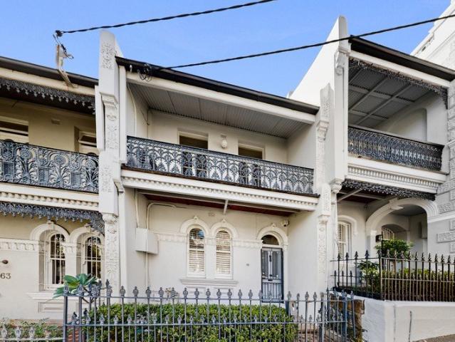 Beautifully Appointed & Spacious Terrace Living